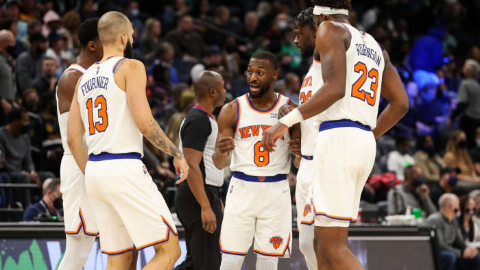 kemba-walker-mitchell-robinson-new-york-knicks_1k6q6b45ibiae16cwcgtawk250